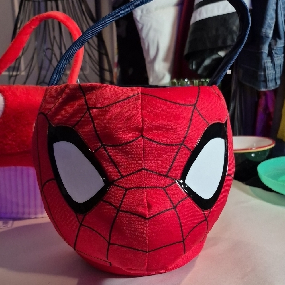 NWOT Large Spider-Man Themed Easter/Halloween Plush Basket